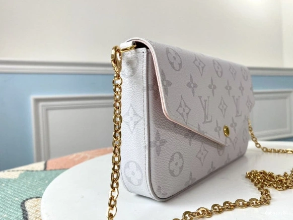 LOUIS VUITTON POCHETTE FÉLICIE 0330